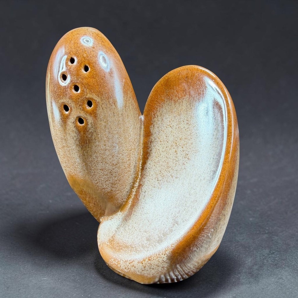 Frankoma Pottery Lazy Bones Lazybones Ceramic‎ Salt Pepper Shaker Interlocking